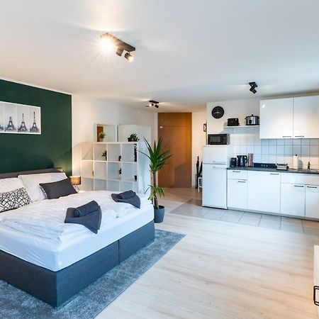 Mercedes I Stuttgart I Kitchen I Home Office I Parkplatz Böblingen Exterior foto