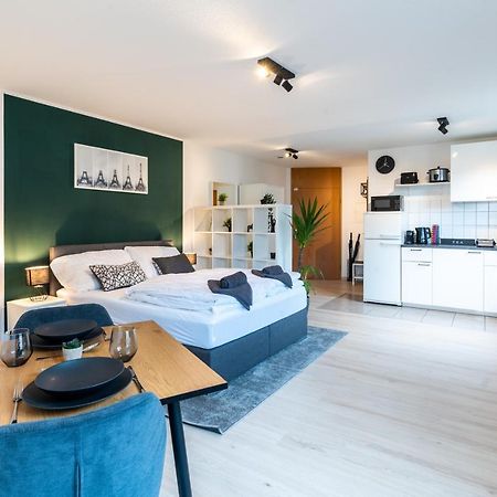 Mercedes I Stuttgart I Kitchen I Home Office I Parkplatz Böblingen Exterior foto
