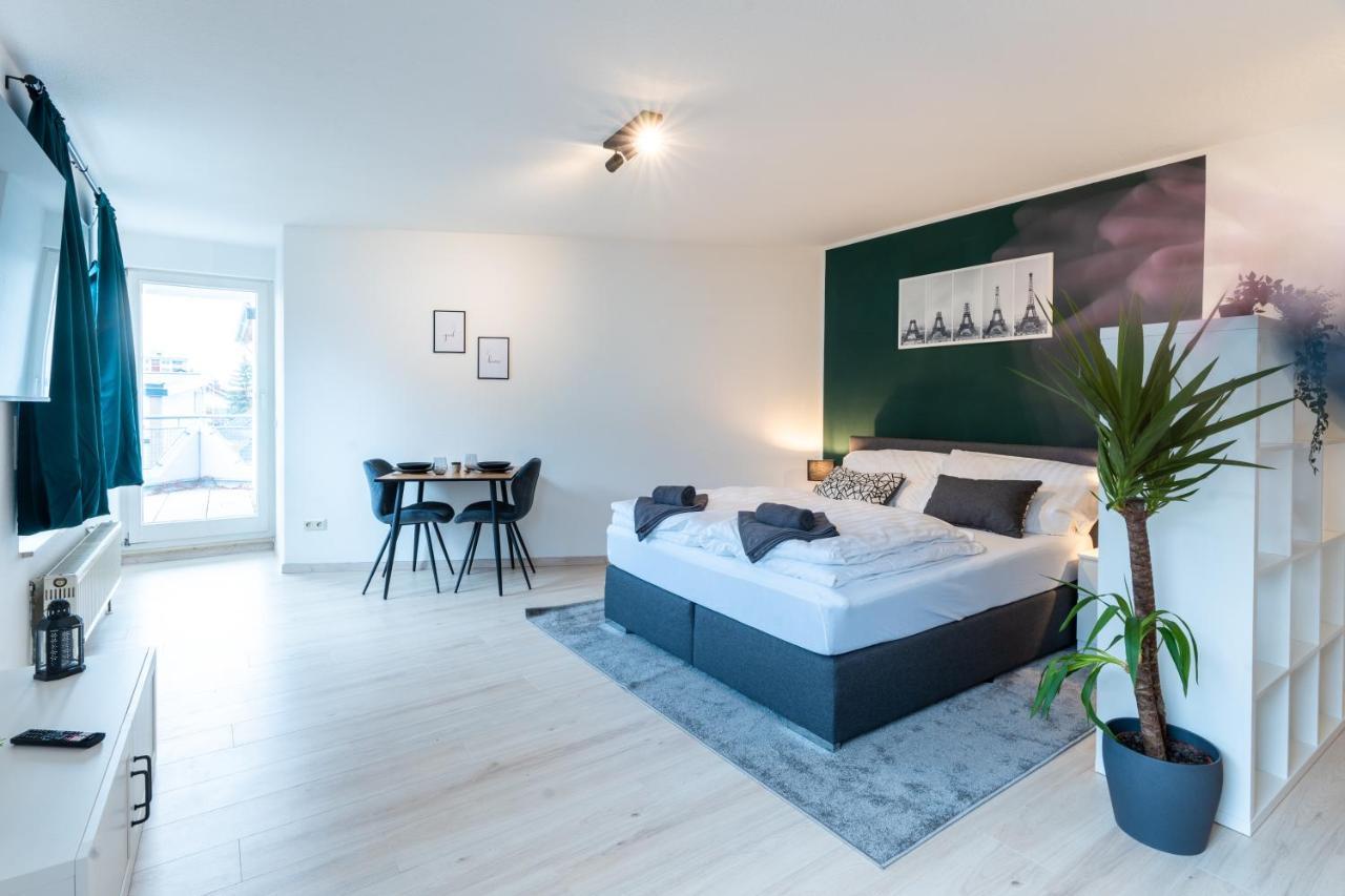 Mercedes I Stuttgart I Kitchen I Home Office I Parkplatz Böblingen Exterior foto