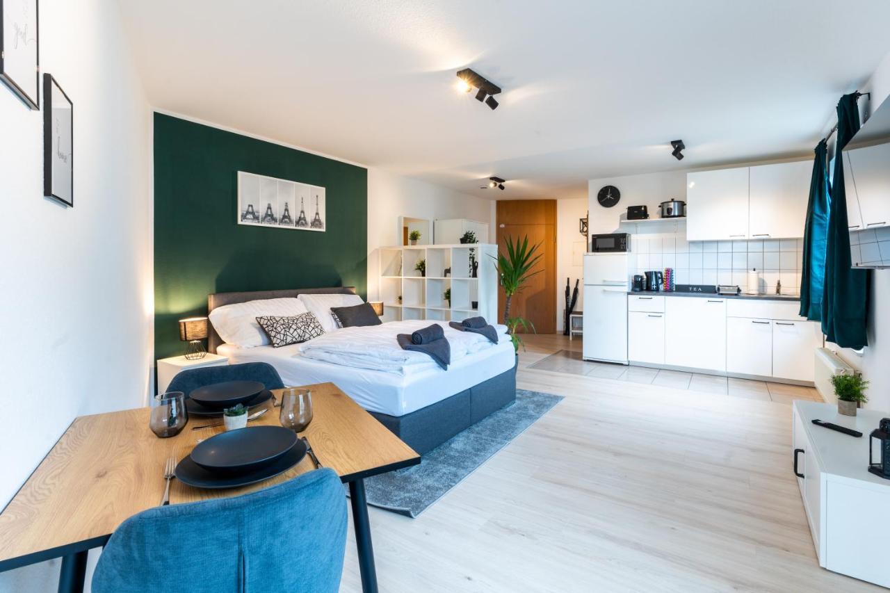 Mercedes I Stuttgart I Kitchen I Home Office I Parkplatz Böblingen Exterior foto